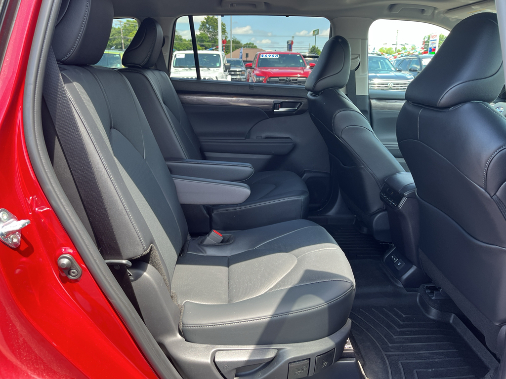 2026 Toyota Highlander representative vehicle photo