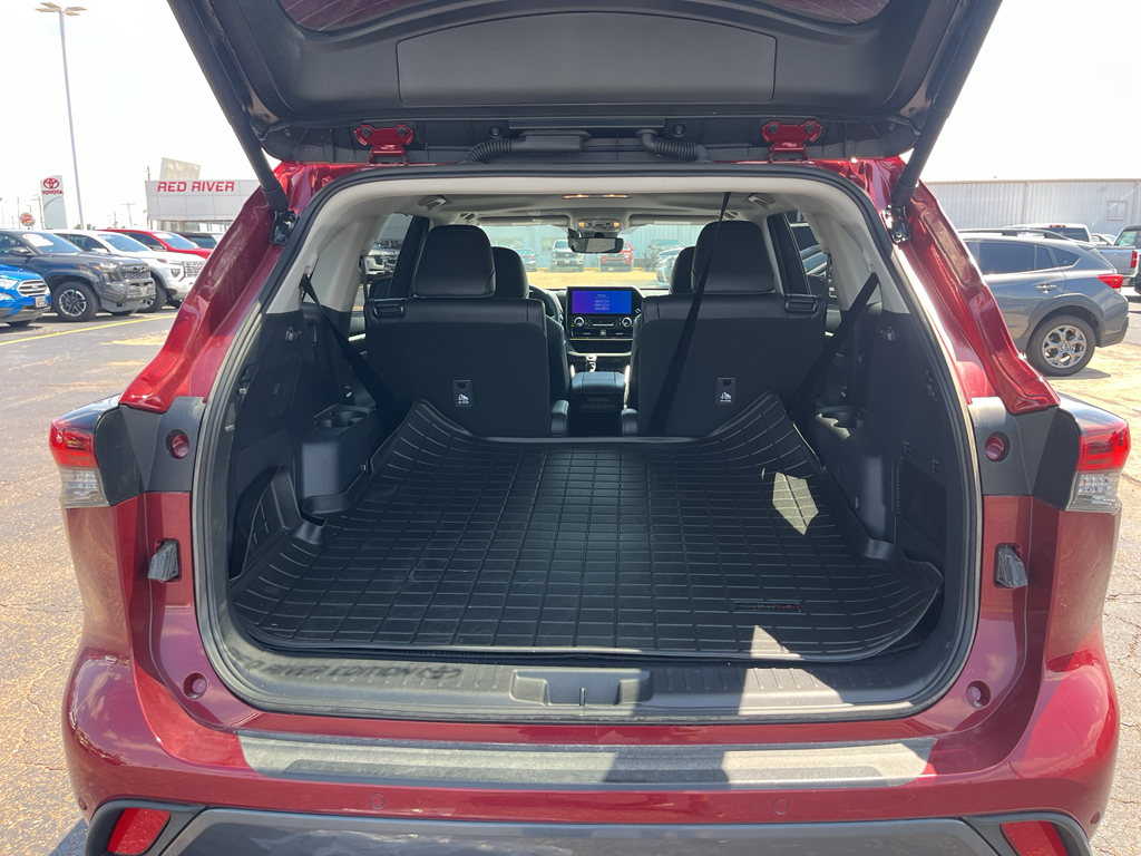 2026 Toyota Highlander representative vehicle photo