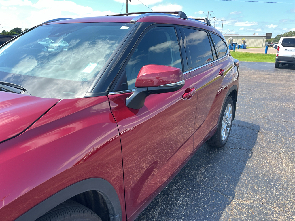 2026 Toyota Highlander representative vehicle photo