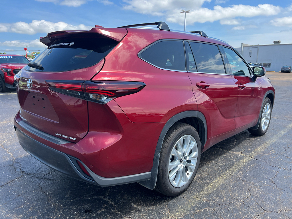 2026 Toyota Highlander Limited photo 5