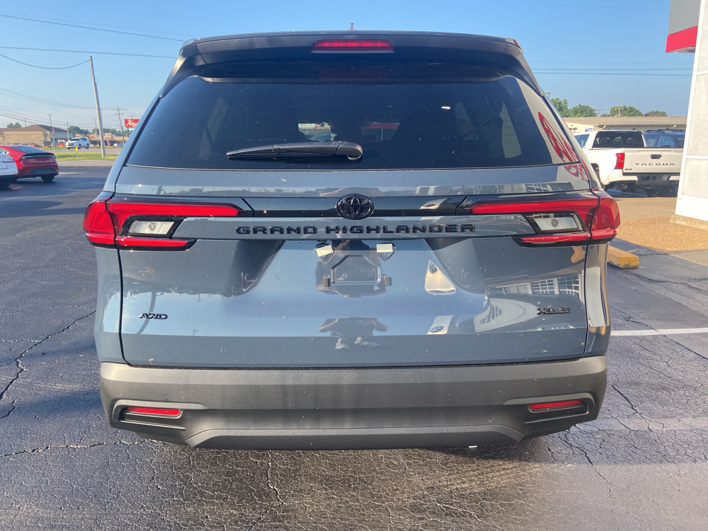 2026 Toyota Grand Highlander XLE photo 4