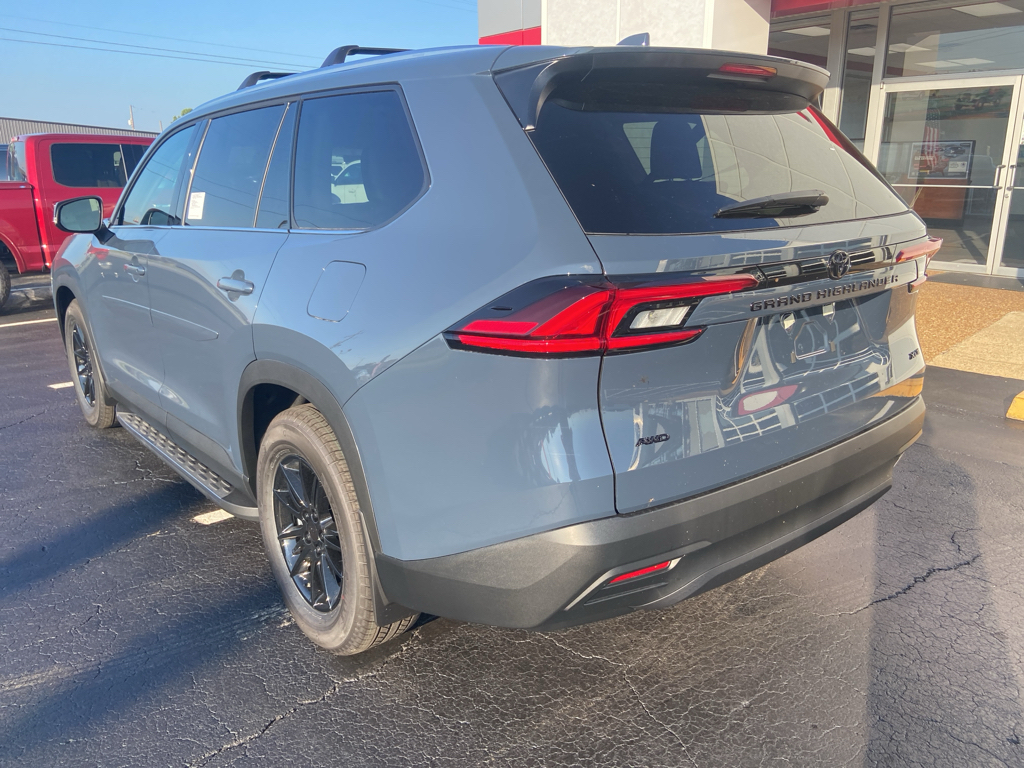 2026 Toyota Grand Highlander XLE photo 3