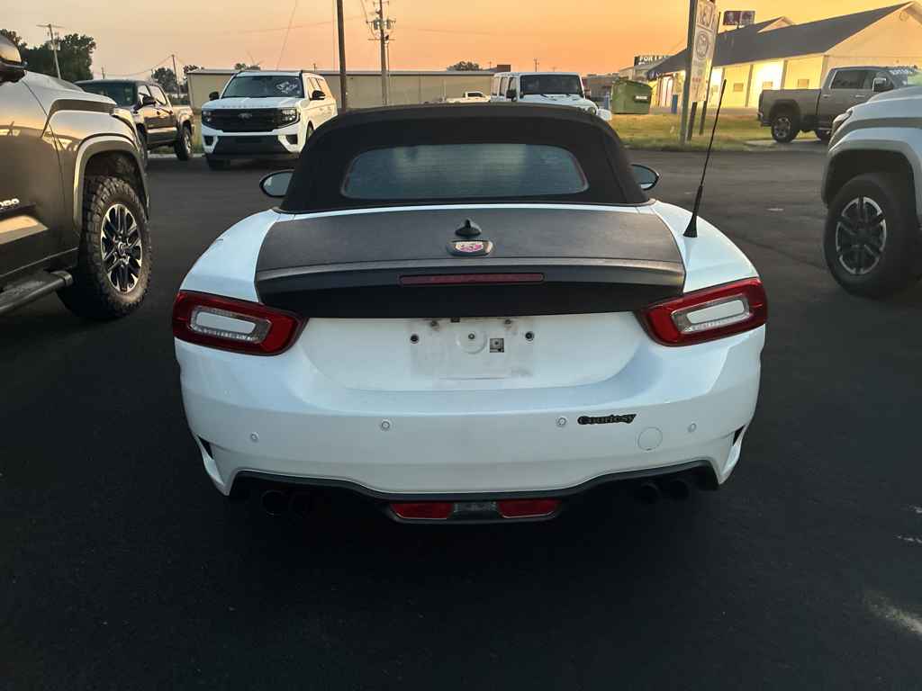 2020 Fiat 124 Spider Abarth photo 5