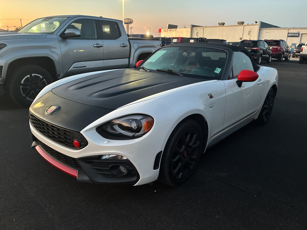 2020 Fiat 124 Spider Abarth photo 1