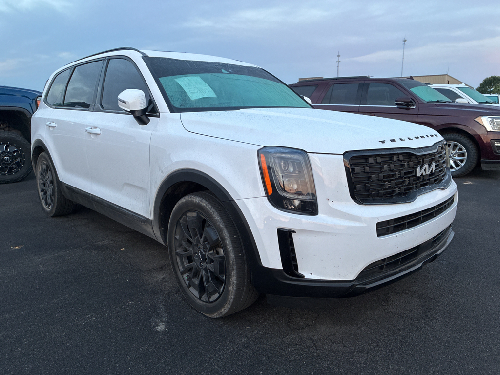 2022 Kia Telluride EX photo 2