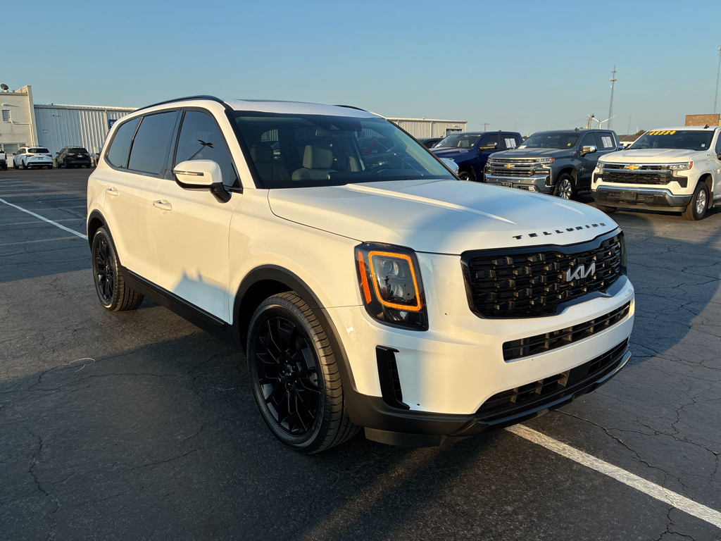 2022 Kia Telluride EX photo 3