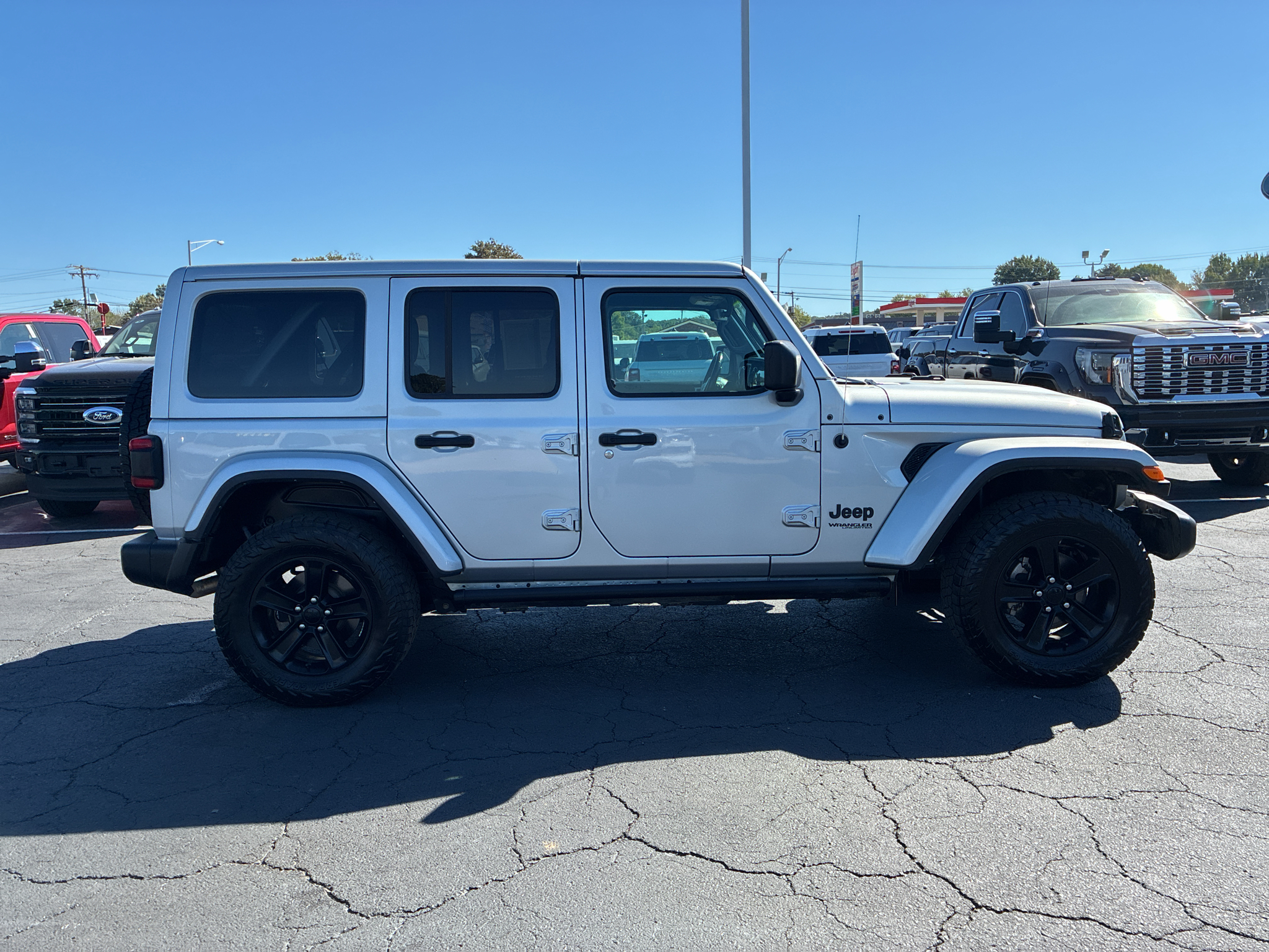 2022 Jeep Wrangler Unlimited Sahara Altitude photo 4