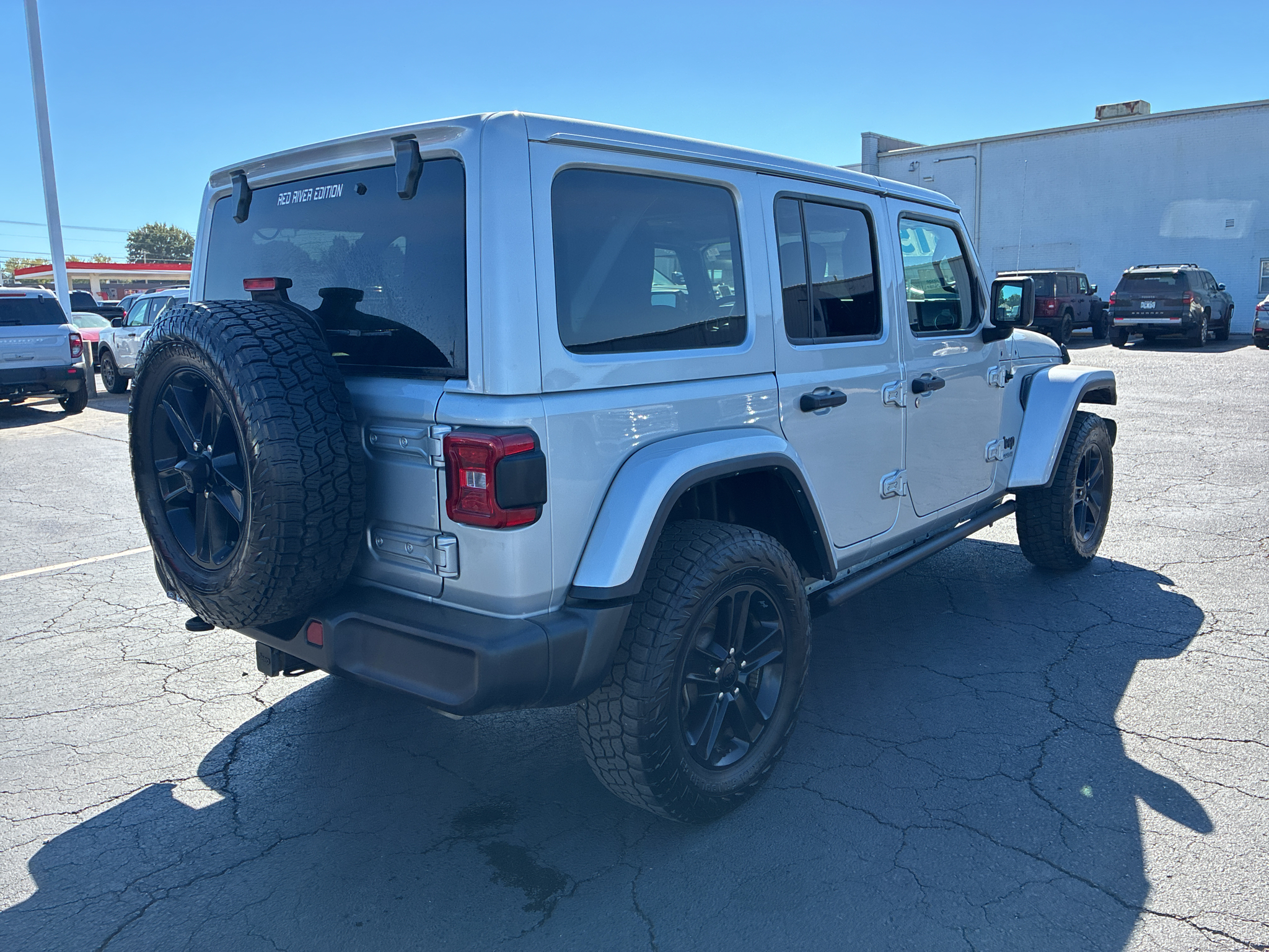 2022 Jeep Wrangler Unlimited Sahara Altitude photo 5