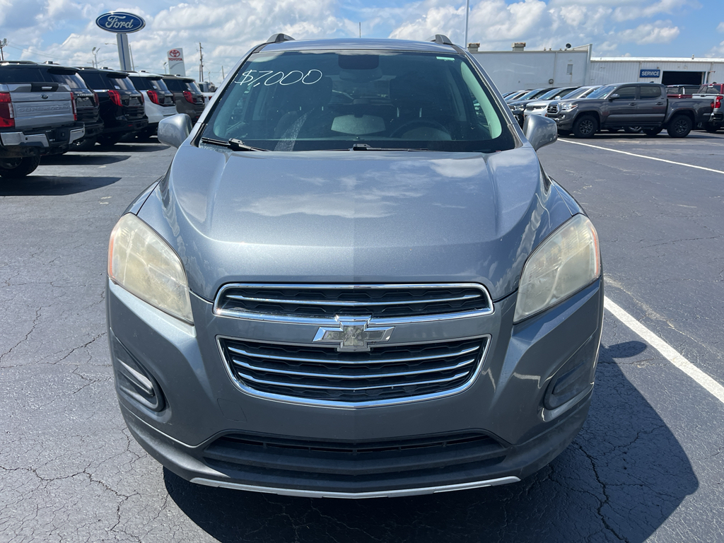 2015 Chevrolet Trax LT photo 2