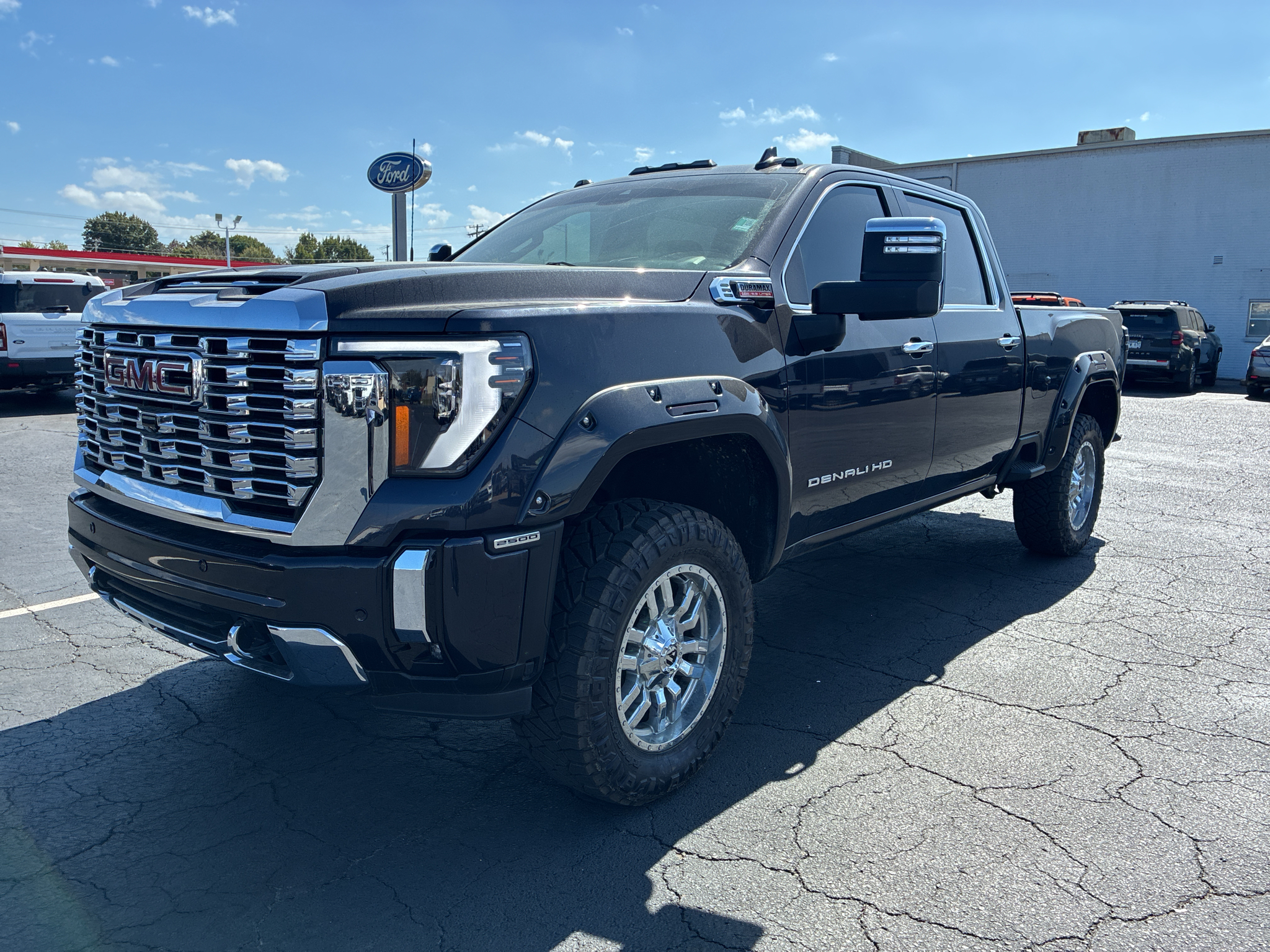 2024 GMC Sierra Denali photo 1
