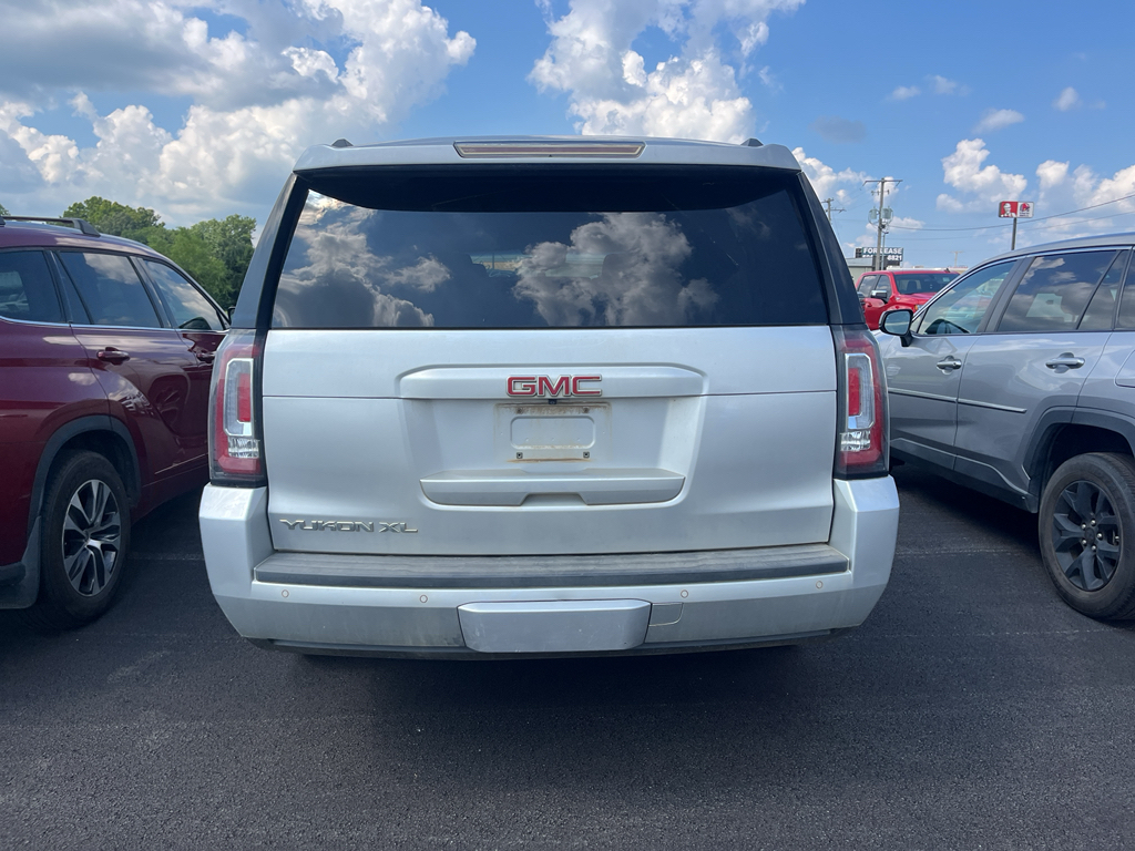 2016 GMC Yukon XL SLT photo 3