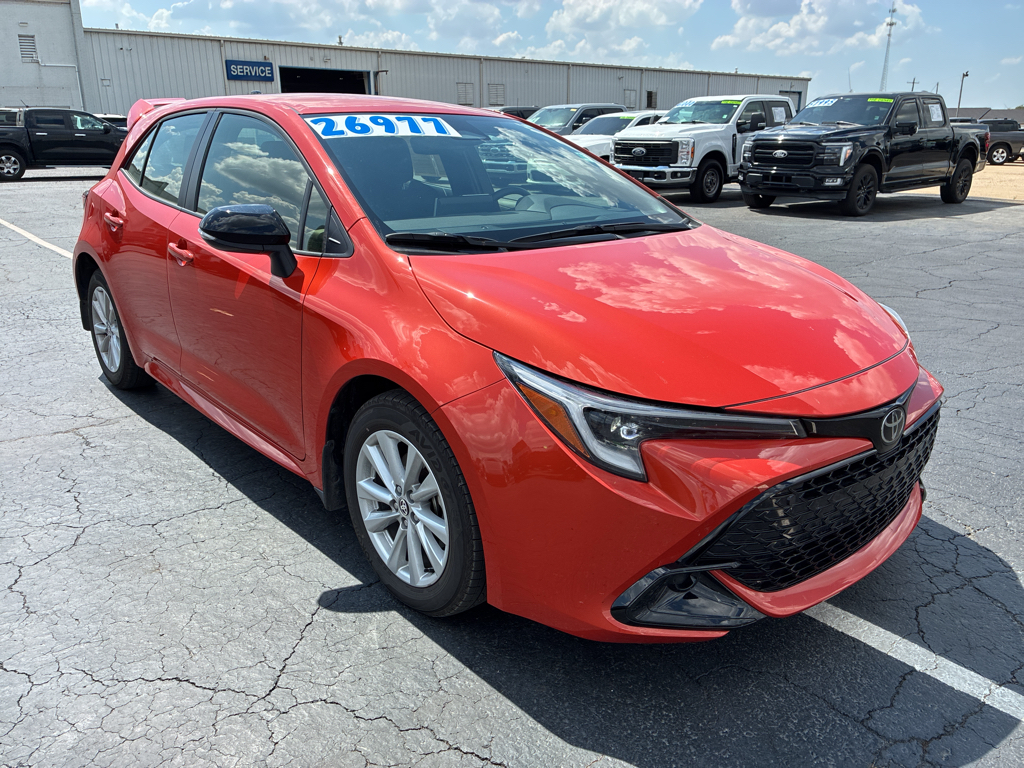 2026 Toyota Corolla Hatchback SE photo 3
