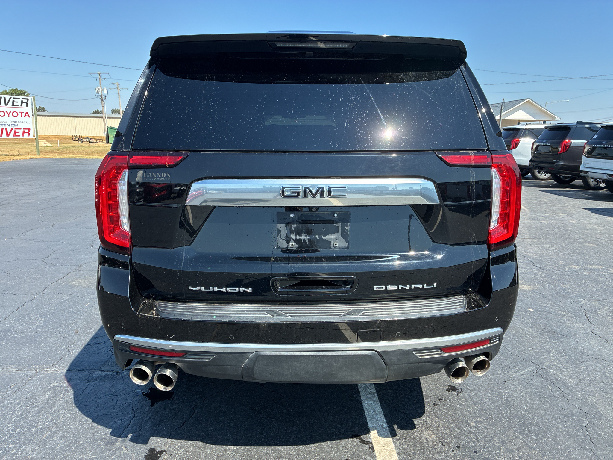 2023 GMC Yukon Denali photo 6
