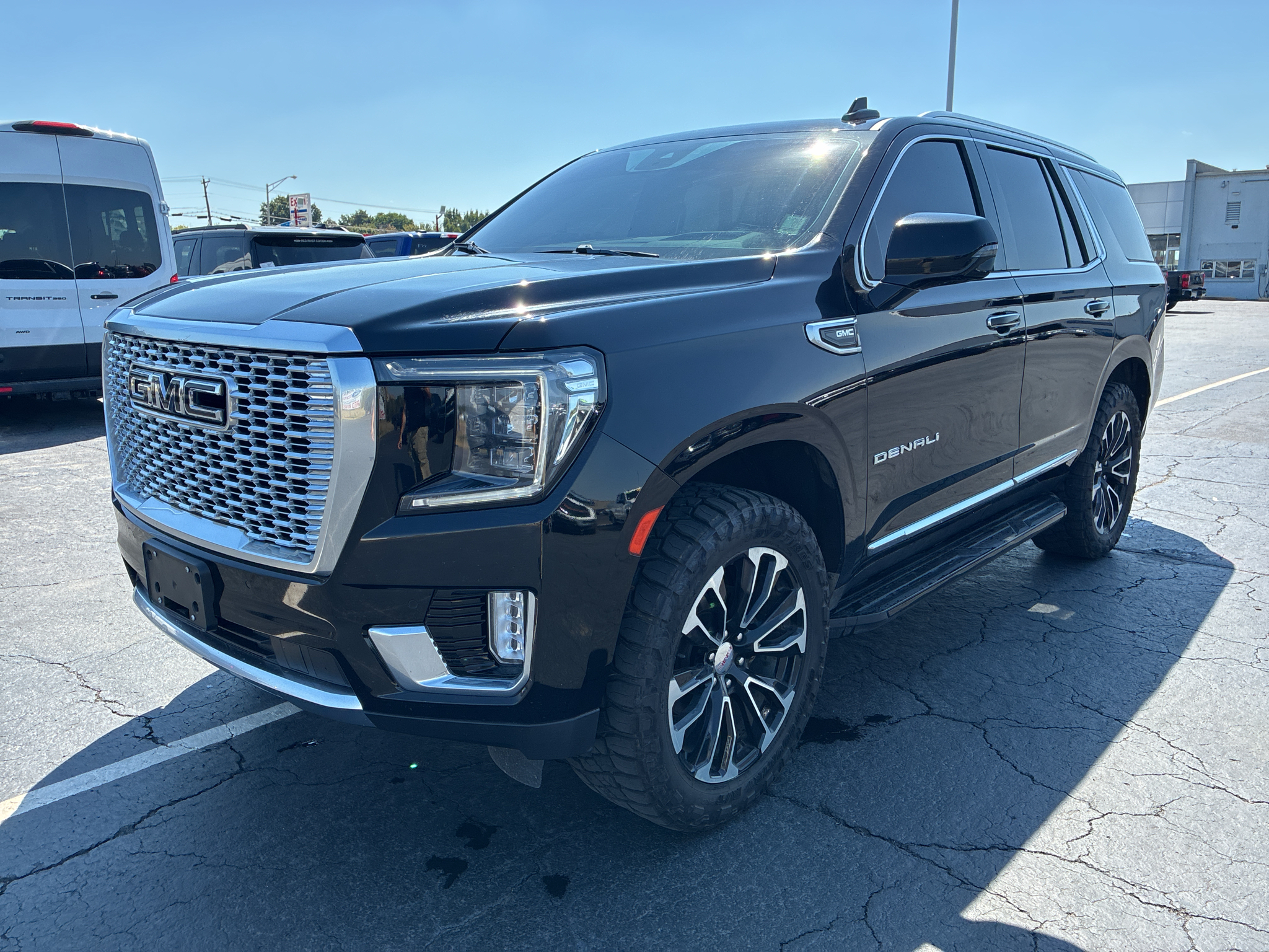 2023 GMC Yukon Denali photo 1