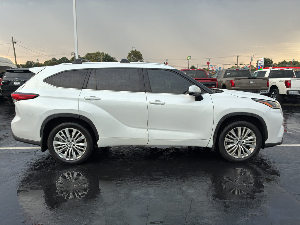 2023 Toyota Highlander Hybrid Hybrid Platinum photo 4