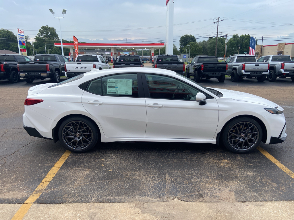 2026 Toyota Camry Hybrid SE photo 6