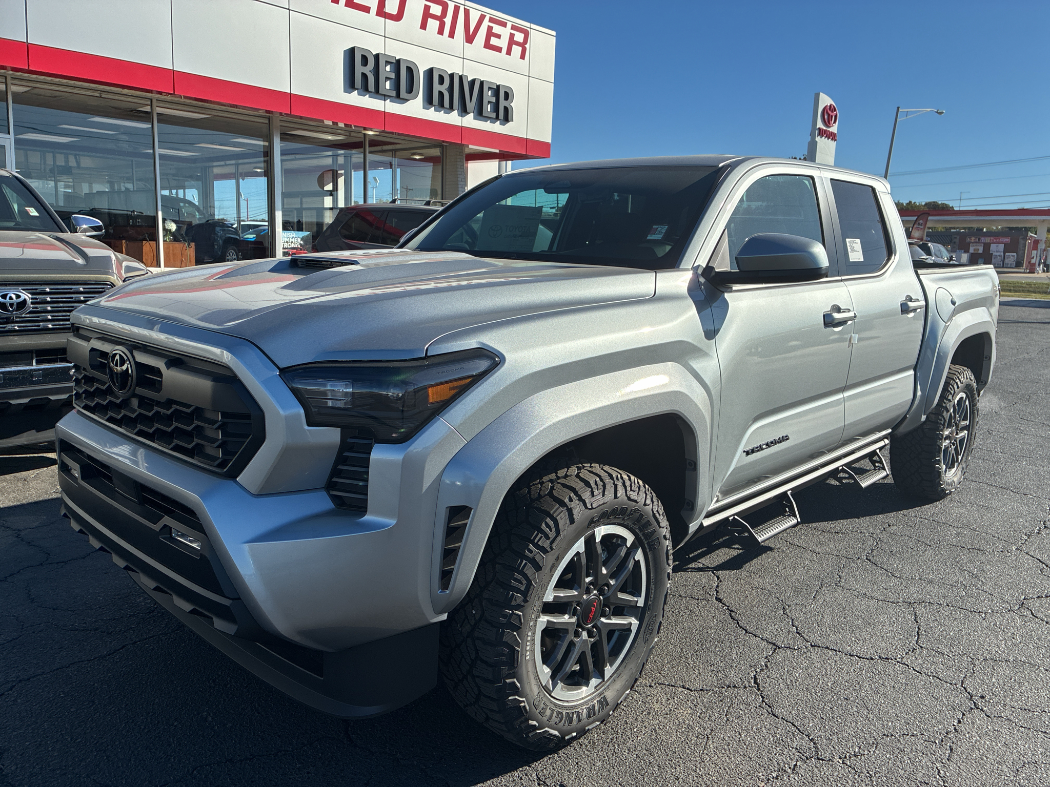 2026 Toyota Tacoma TRD Sport photo 1