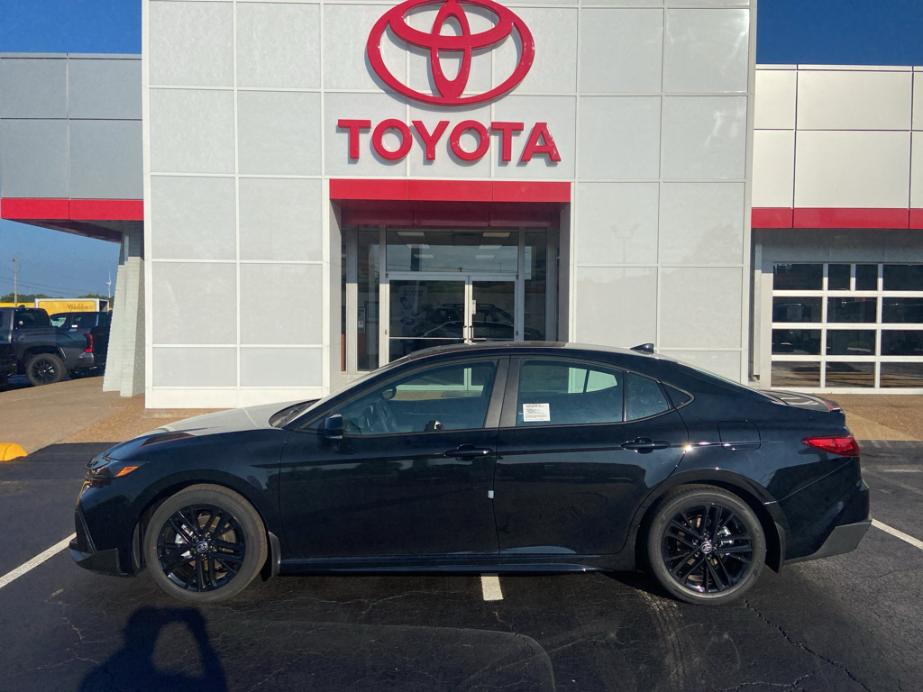 2026 Toyota Camry Hybrid SE photo 2