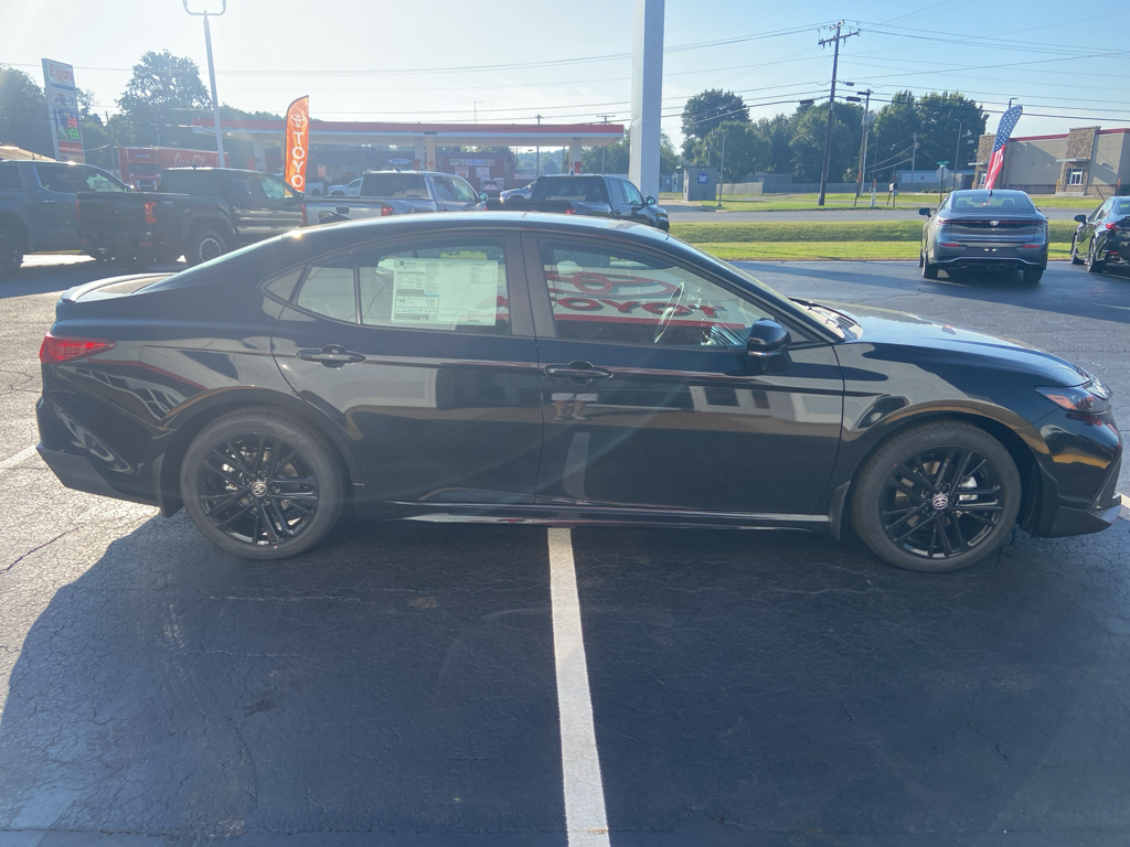 2026 Toyota Camry Hybrid SE photo 6