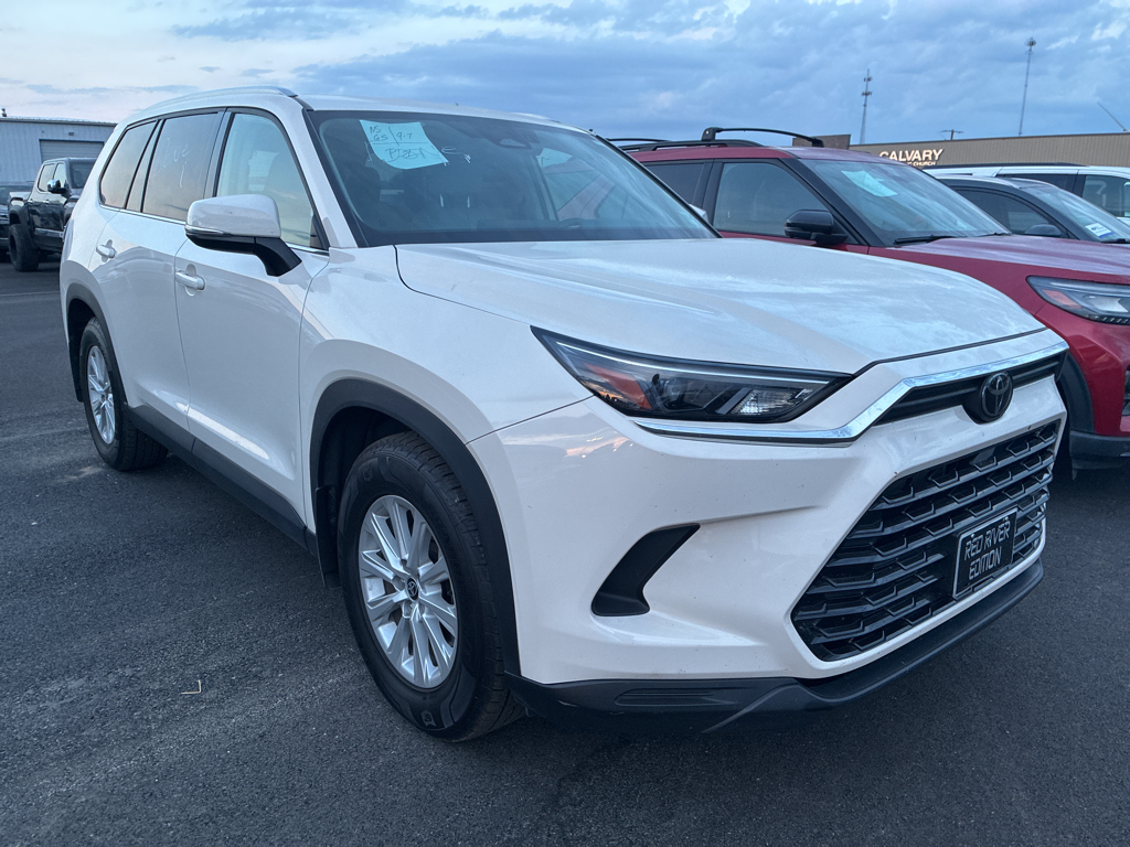 2024 Toyota Grand Highlander XLE photo 2