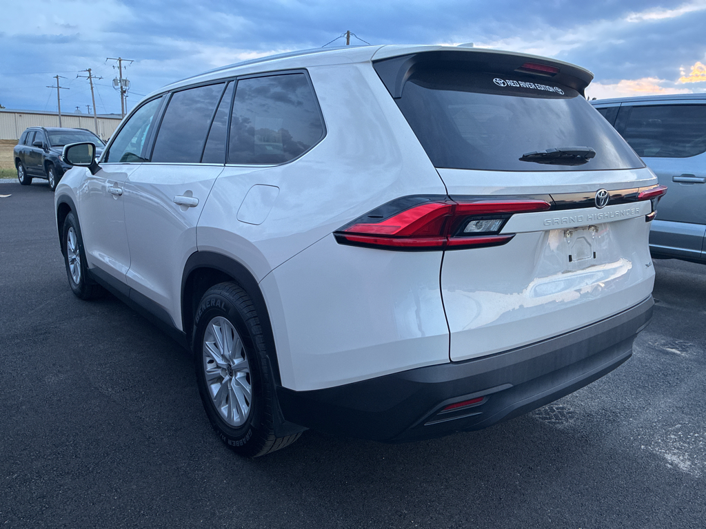 2024 Toyota Grand Highlander XLE photo 4