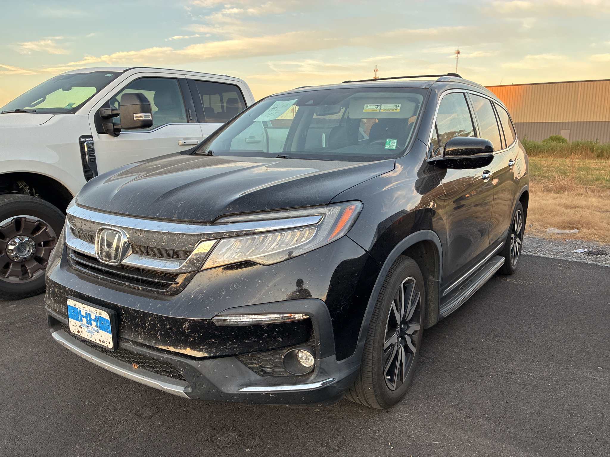 2022 Honda Pilot Touring 7-Passenger photo 1