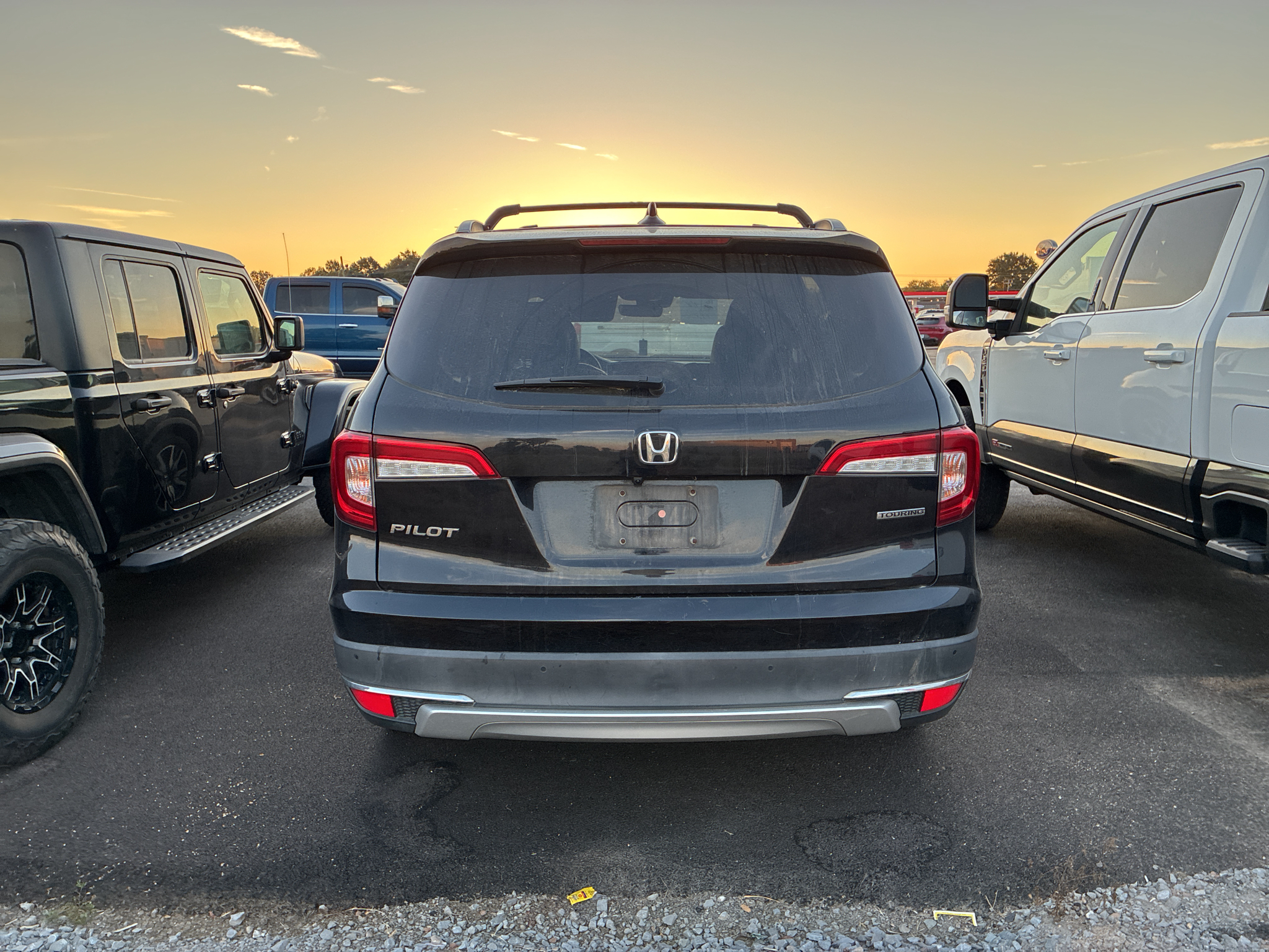 2022 Honda Pilot Touring 7-Passenger photo 3