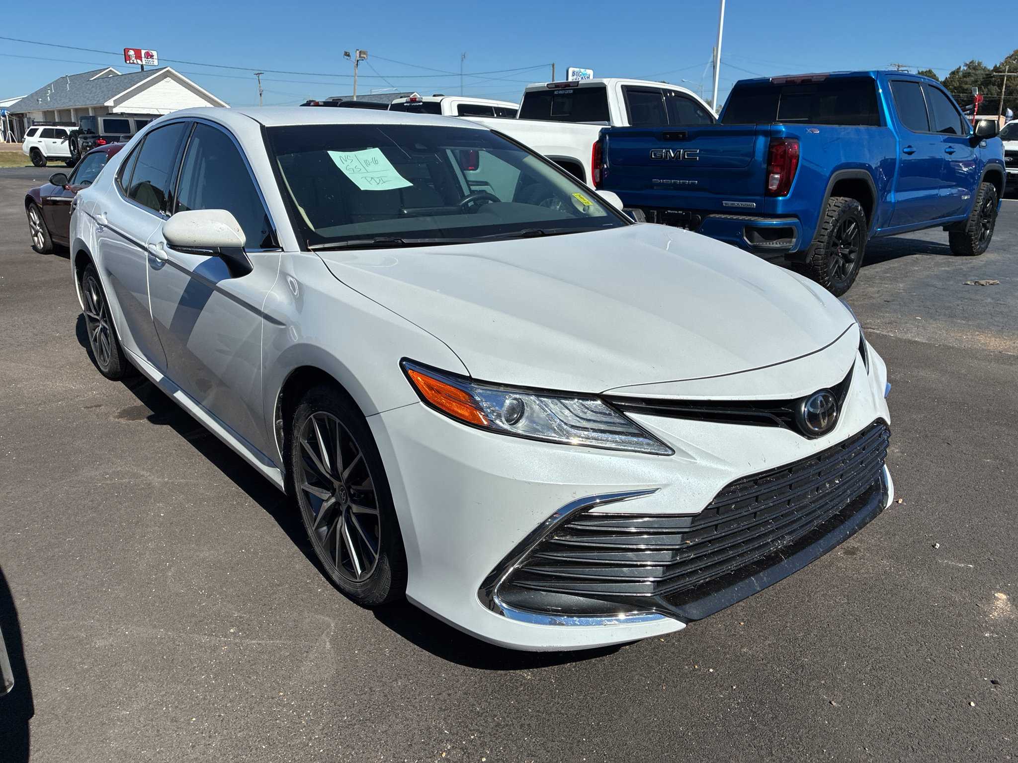 2021 Toyota Camry XLE photo 2