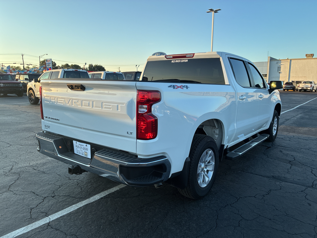 2025 Chevrolet Silverado LT photo 5
