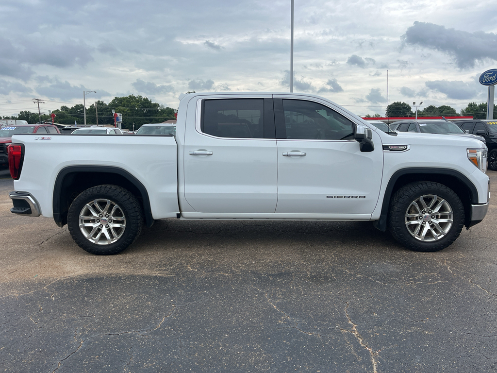 2021 GMC Sierra SLT photo 4
