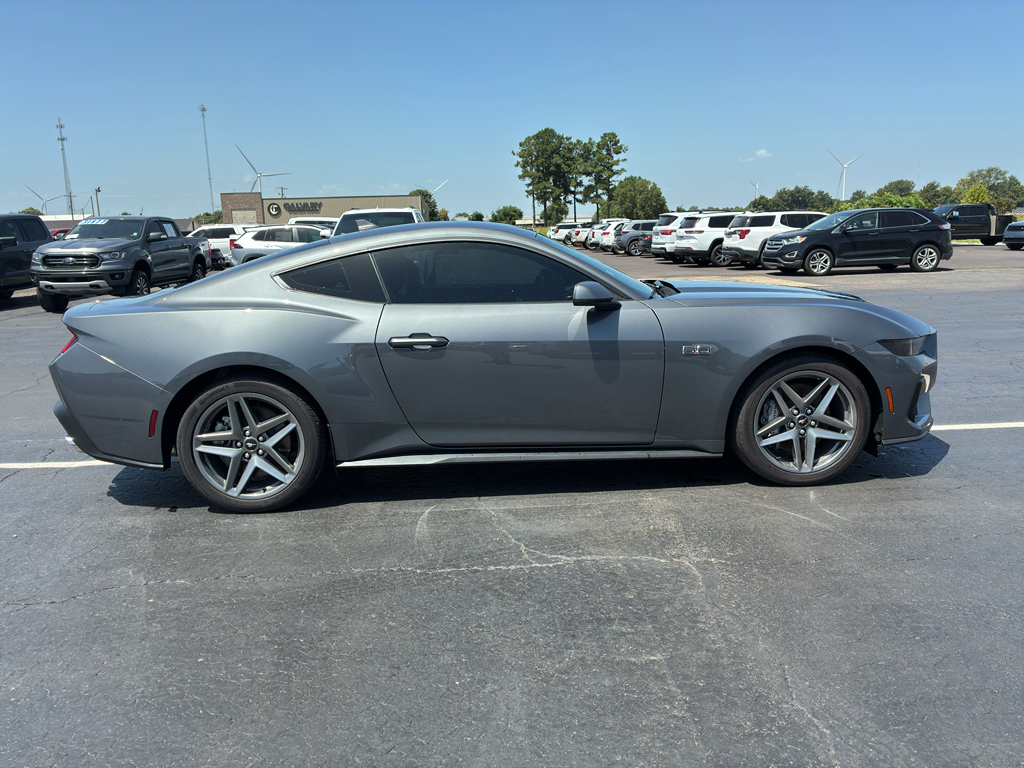 2026 Ford Mustang GT Premium photo 4