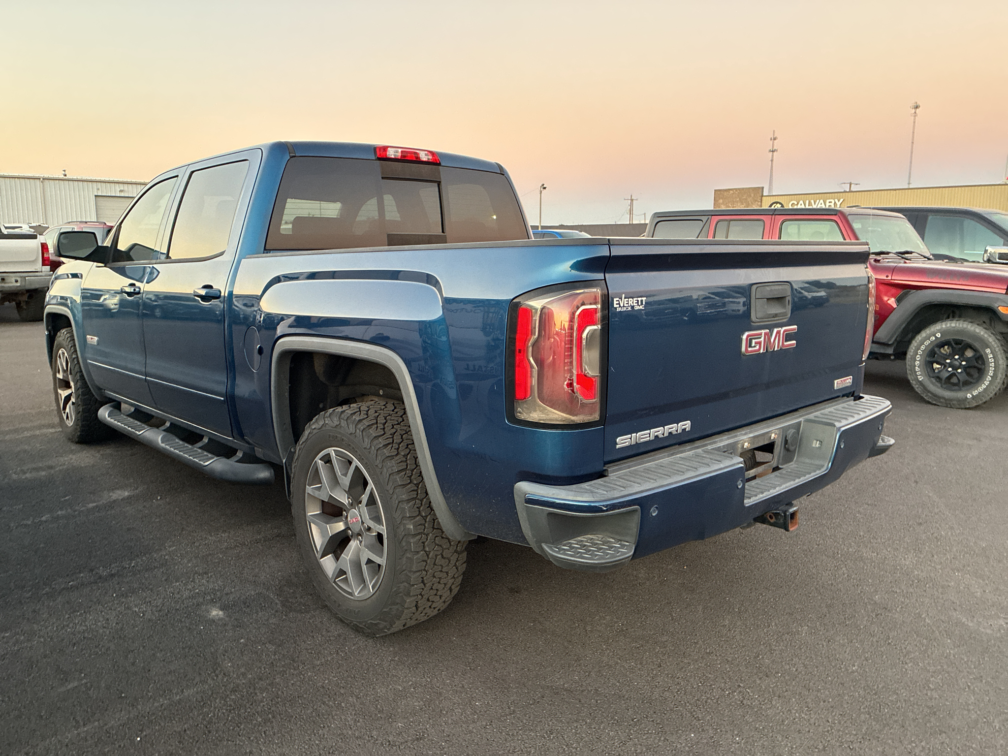 2017 GMC Sierra SLT photo 4