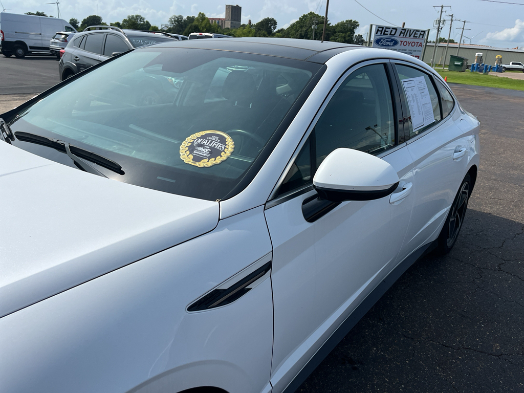 2025 Hyundai Sonata representative vehicle photo