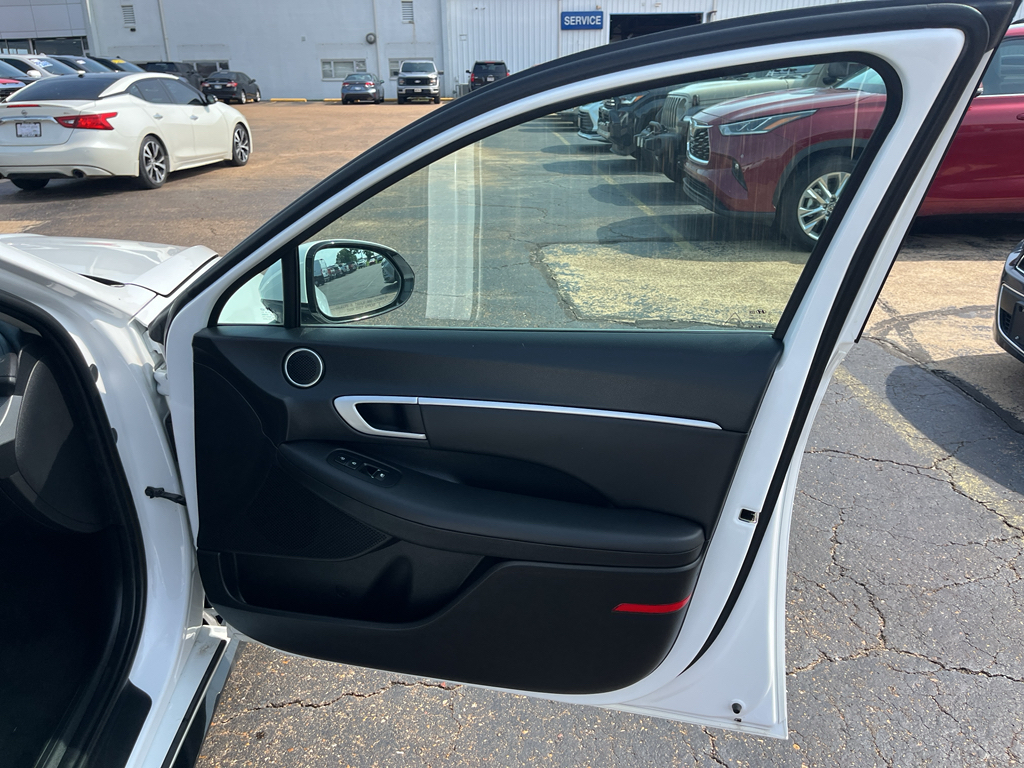 2025 Hyundai Sonata representative vehicle photo