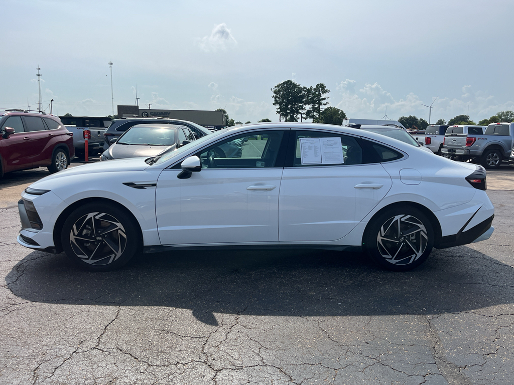 2025 Hyundai Sonata representative vehicle photo