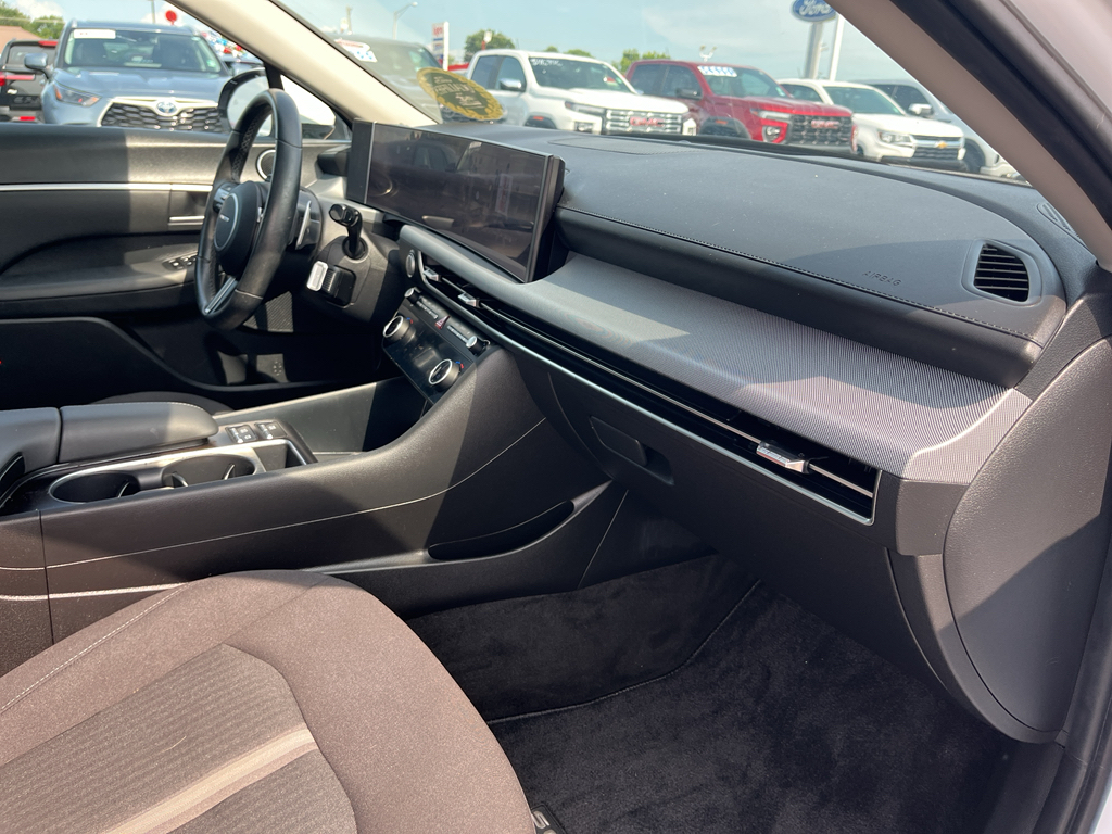 2025 Hyundai Sonata representative vehicle photo