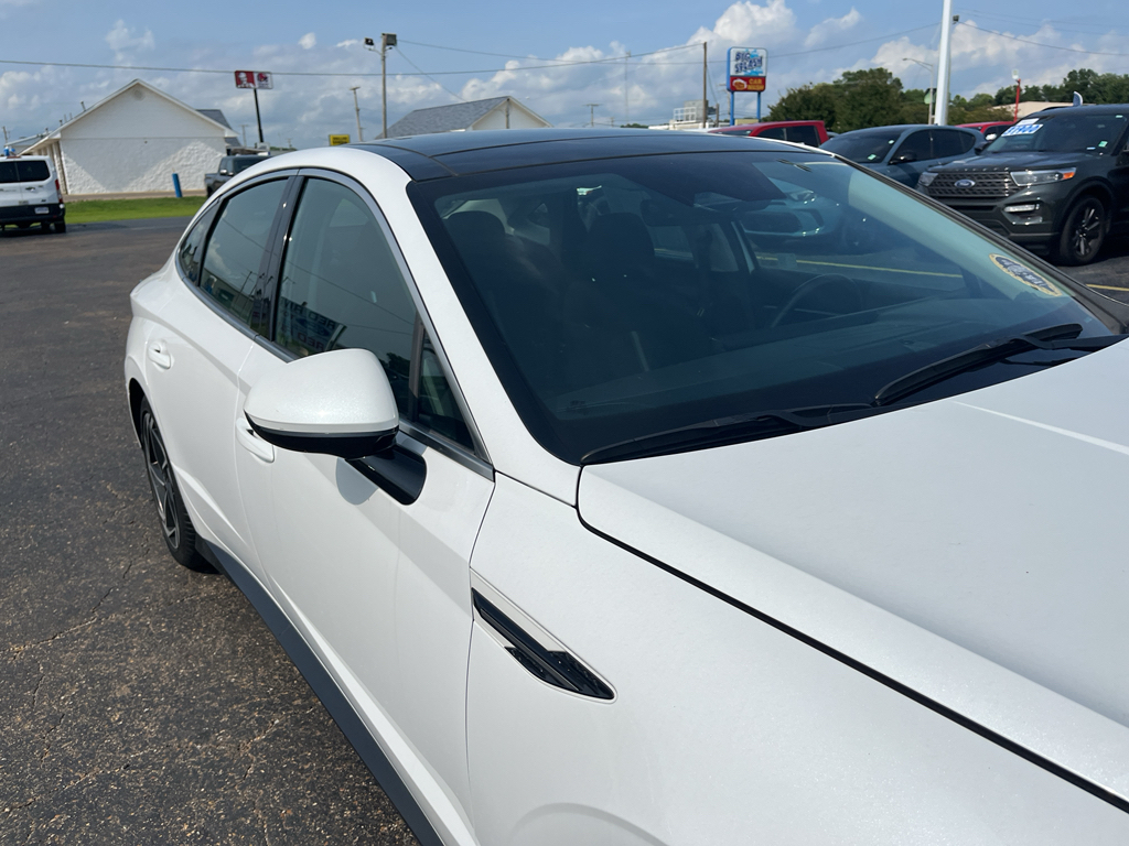 2025 Hyundai Sonata representative vehicle photo