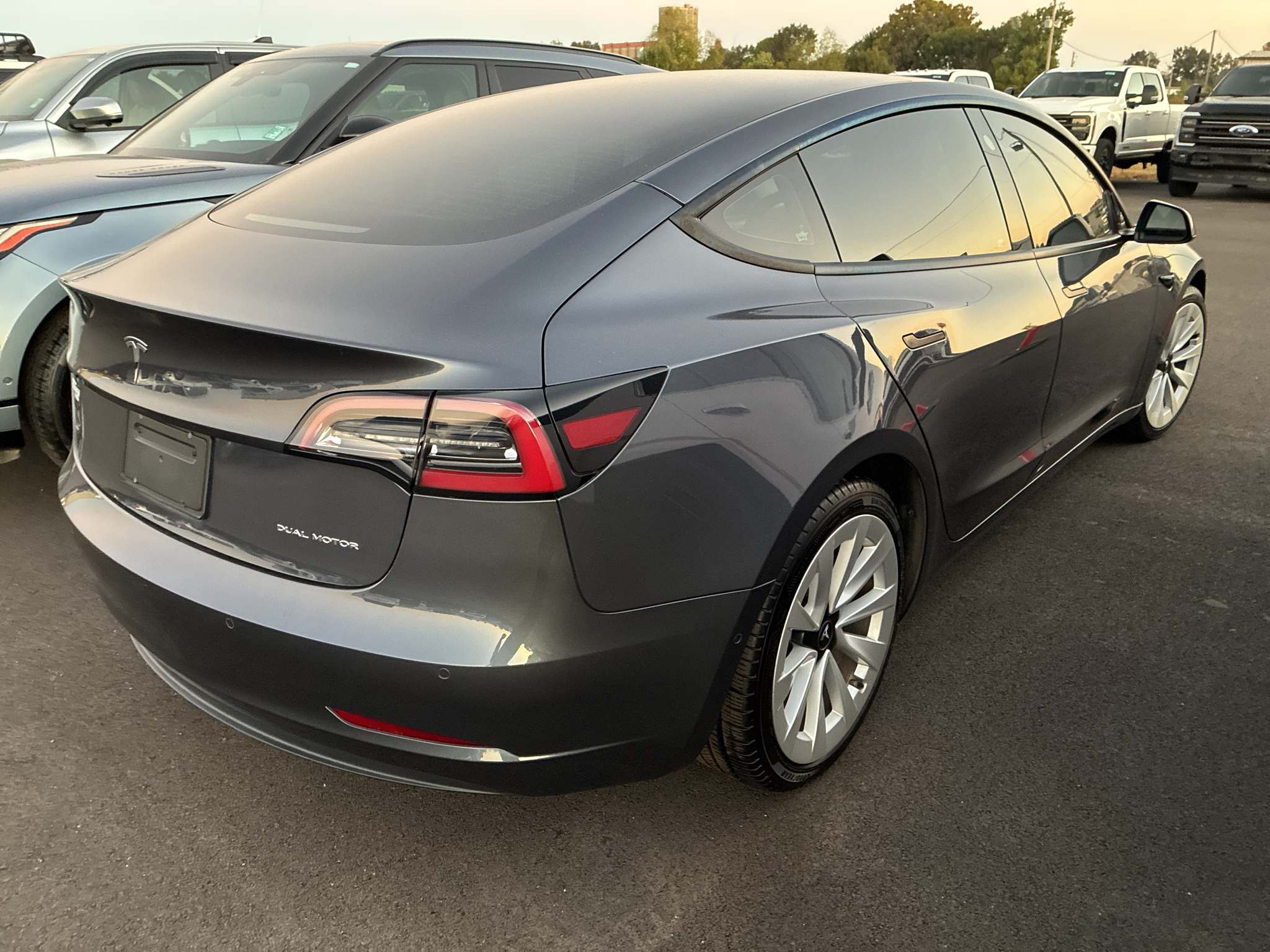 2022 Tesla Model 3 Long Range photo 4