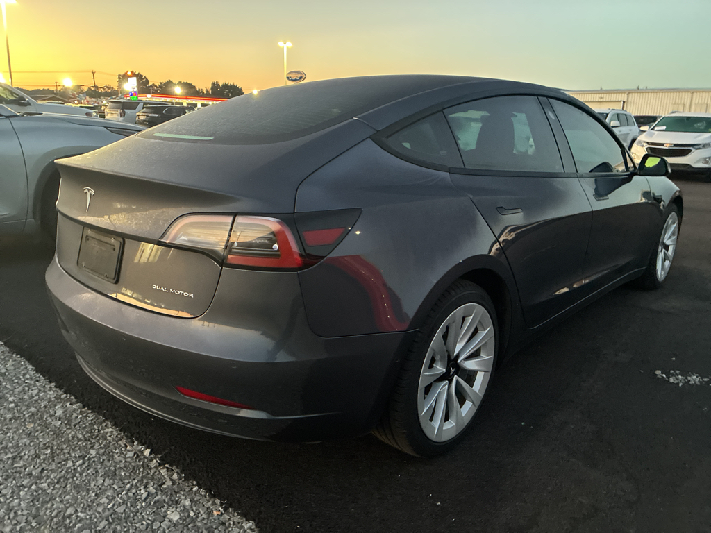 2022 Tesla Model 3 Long Range photo 3