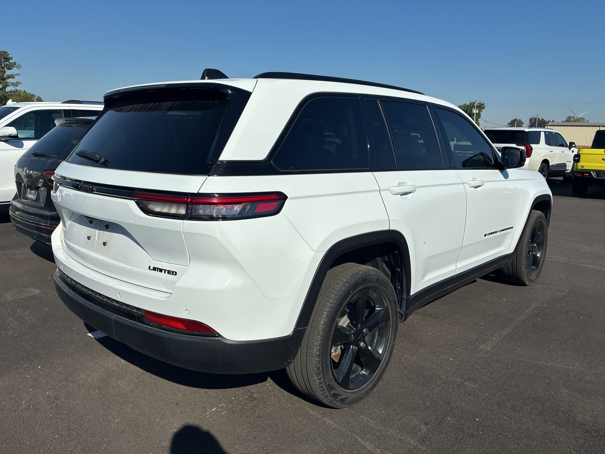 2023 Jeep Grand Cherokee Limited photo 3
