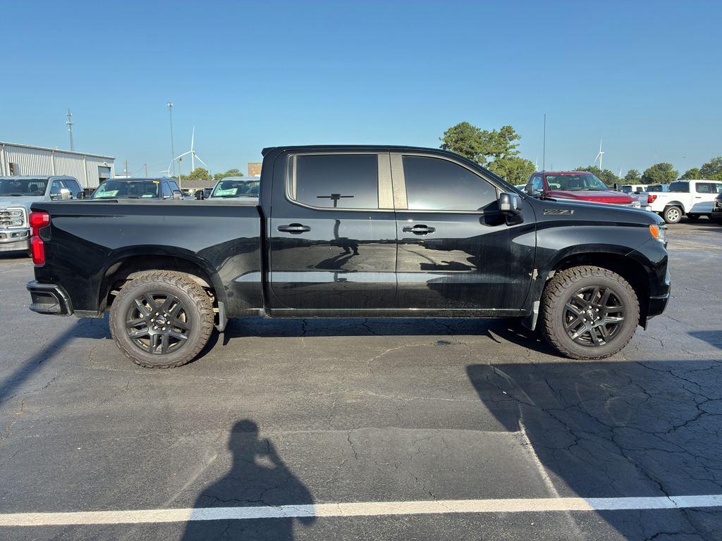 2024 Chevrolet Silverado RST photo 4