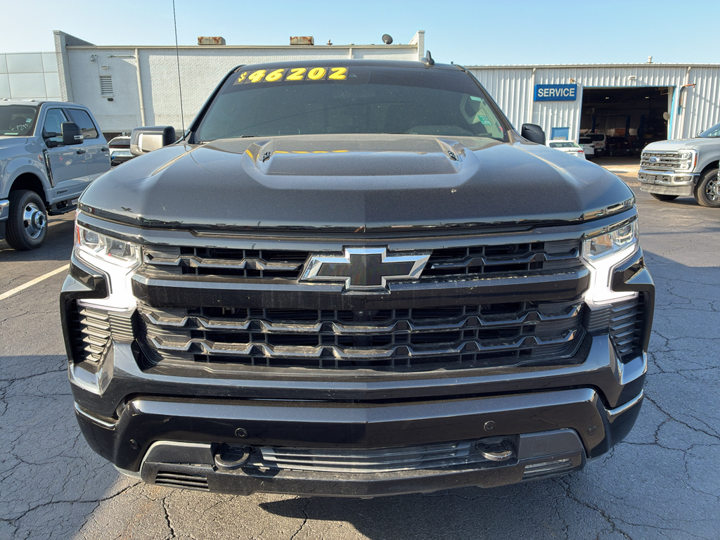 2024 Chevrolet Silverado RST photo 2