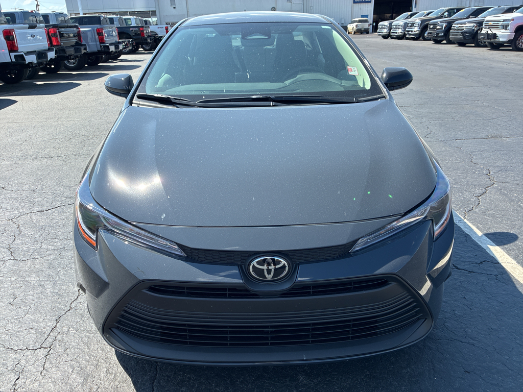 2026 Toyota Corolla LE photo 2