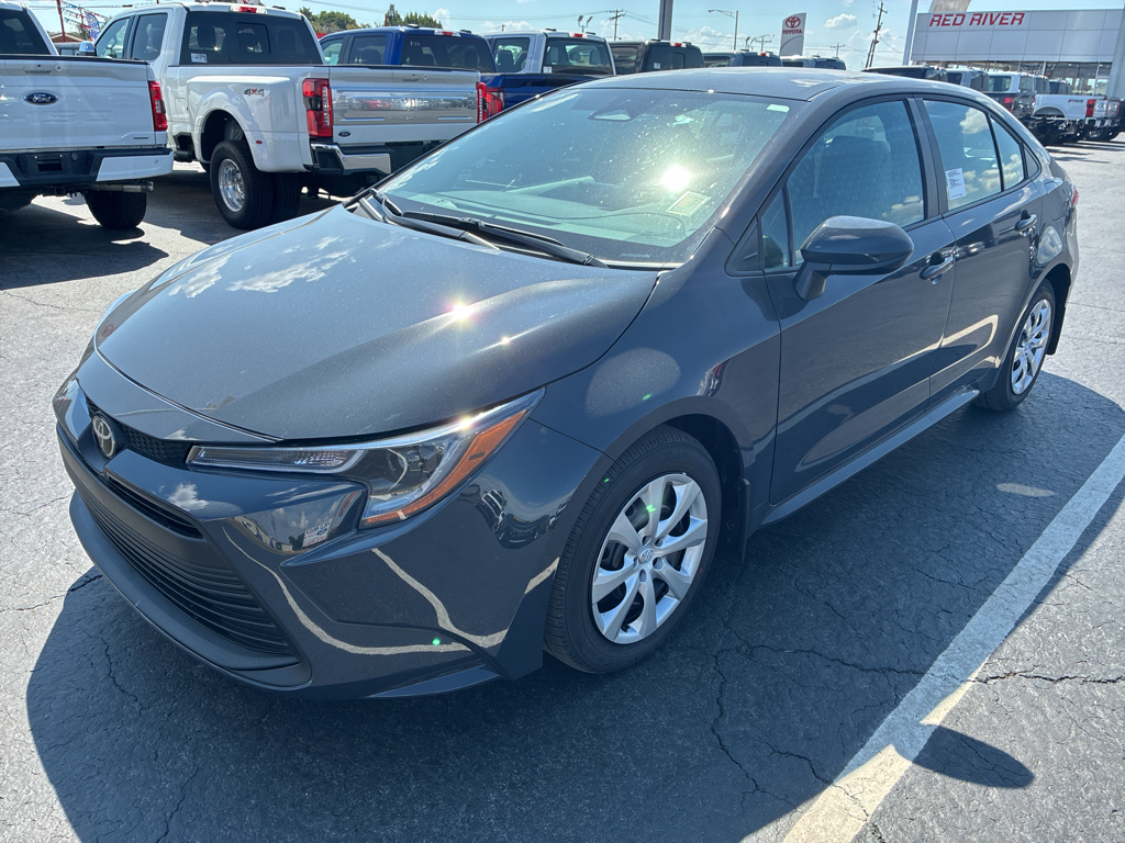 2026 Toyota Corolla LE photo 1