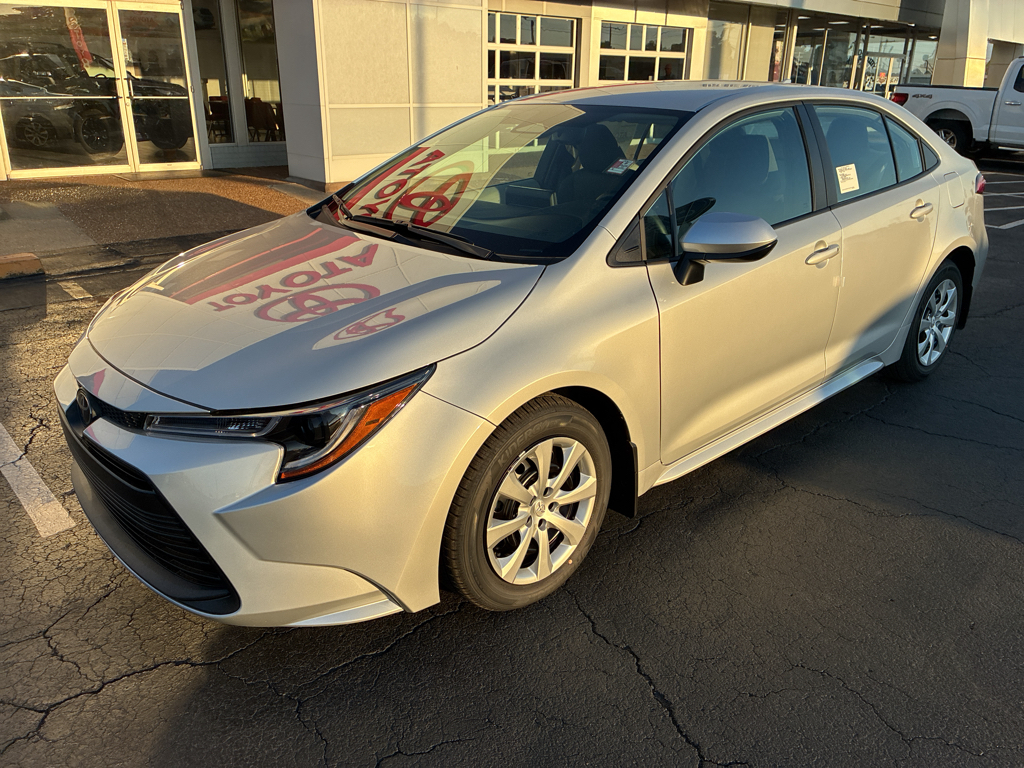 2026 Toyota Corolla LE photo 2
