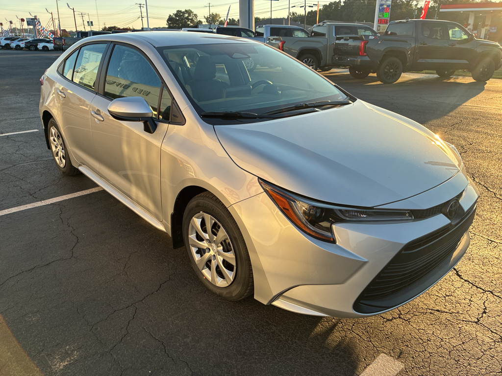 2026 Toyota Corolla LE photo 4