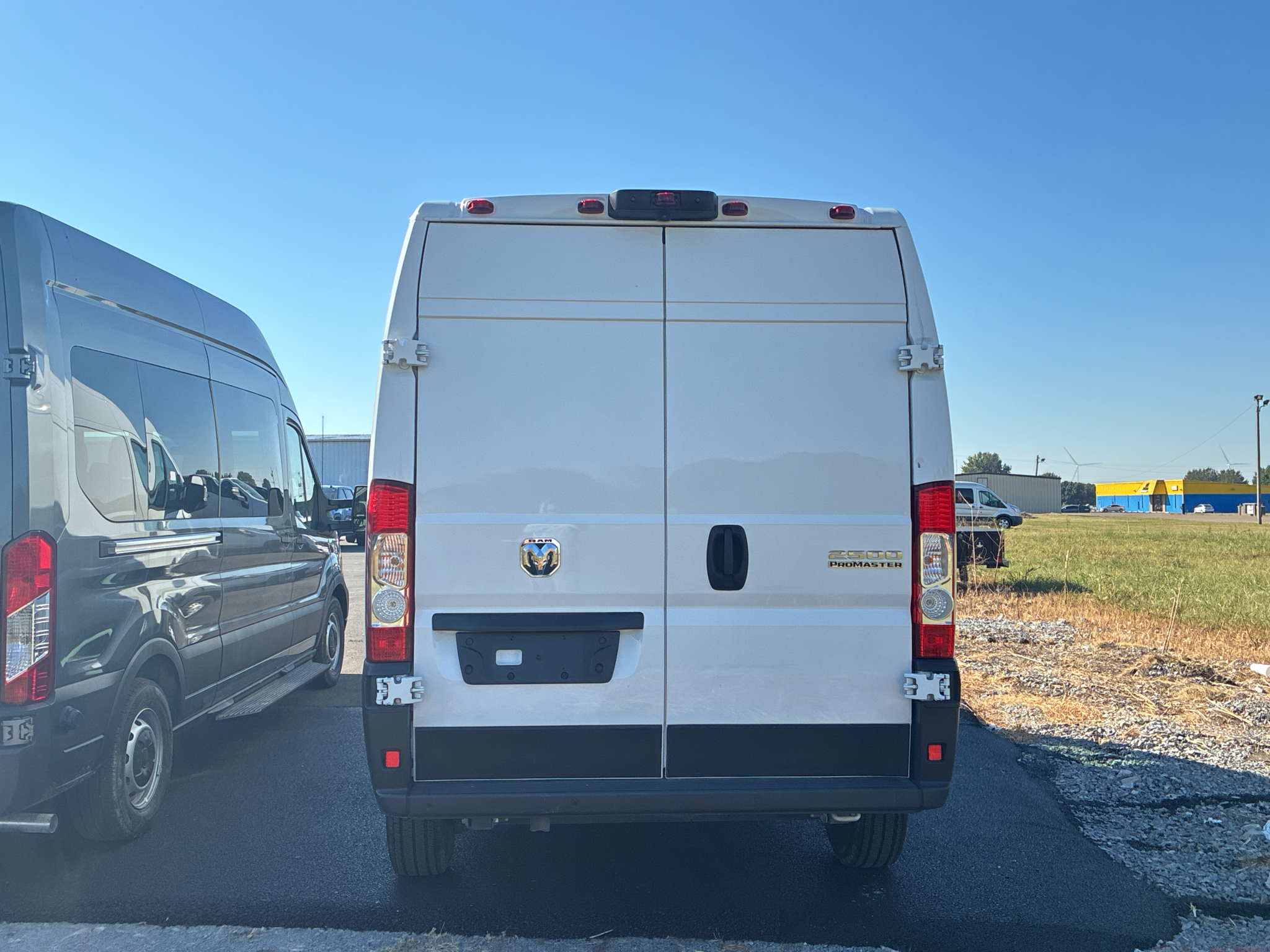 2025 Ram ProMaster 2500 Tradesman photo 3