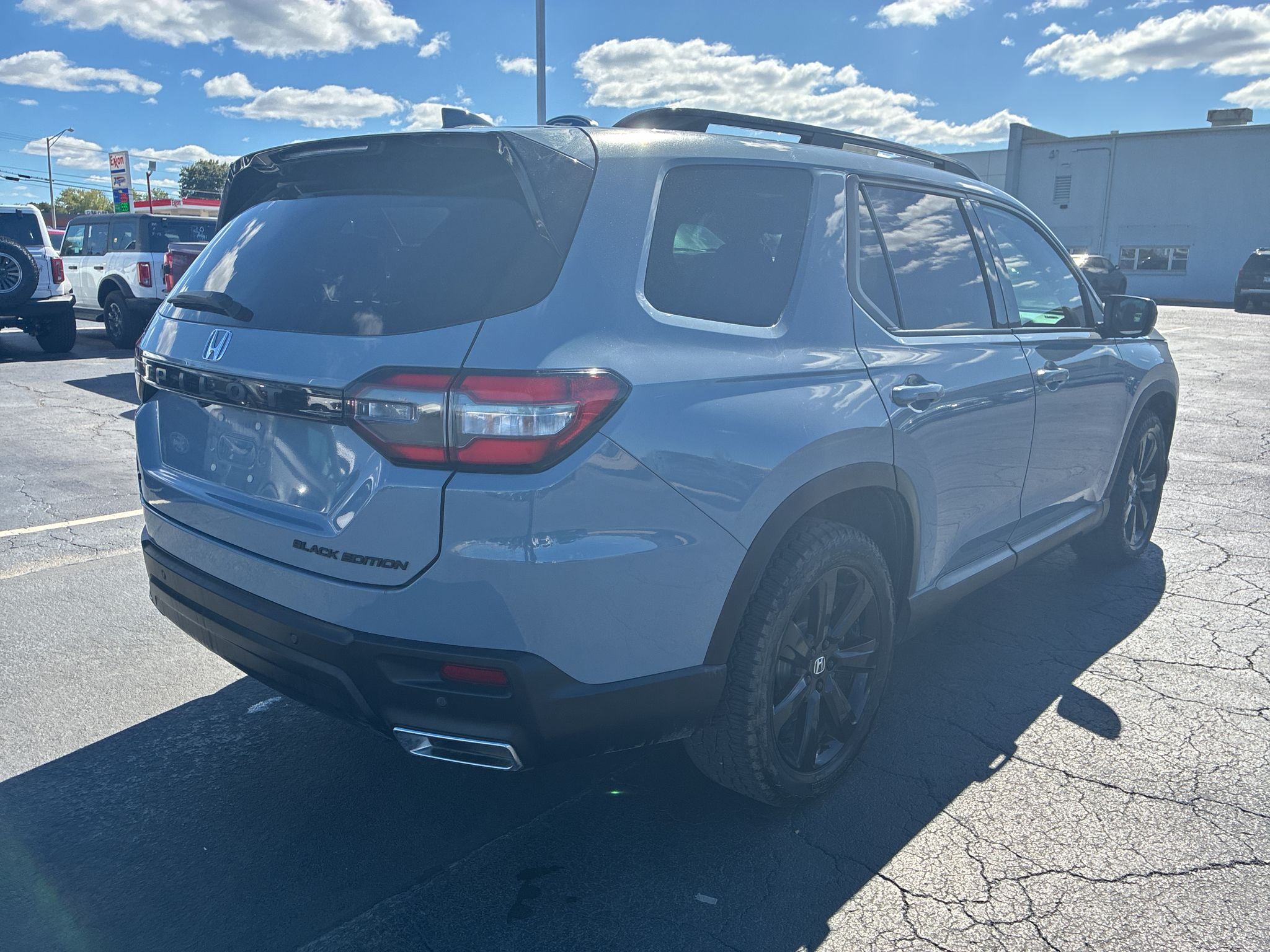 2025 Honda Pilot Black Edition photo 5