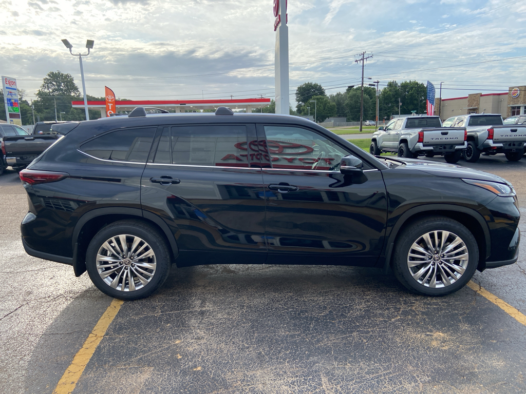 2026 Toyota Highlander Platinum photo 6
