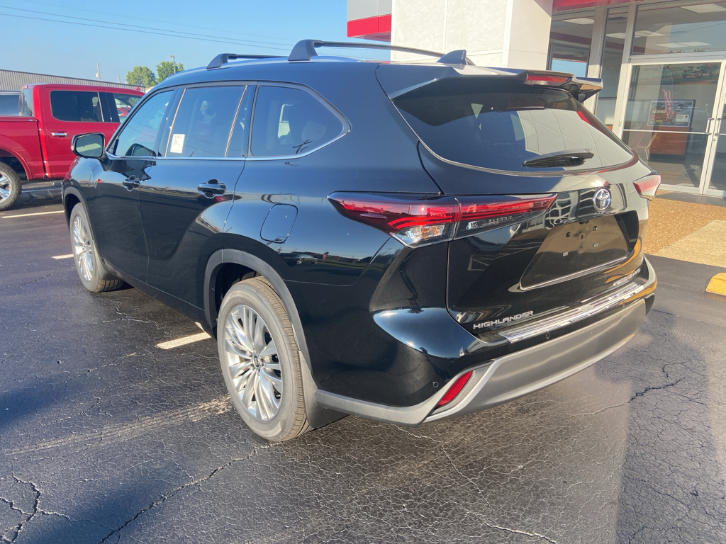 2026 Toyota Highlander Platinum photo 3